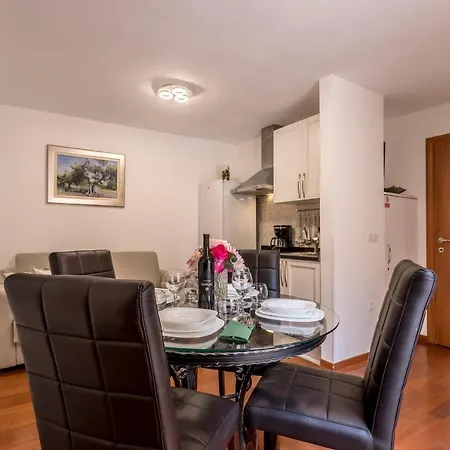 And Erede Apartment *