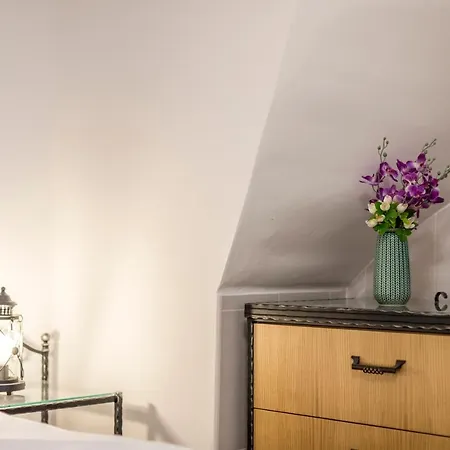 Apartment And Erede