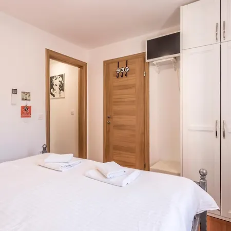 And Erede Apartment