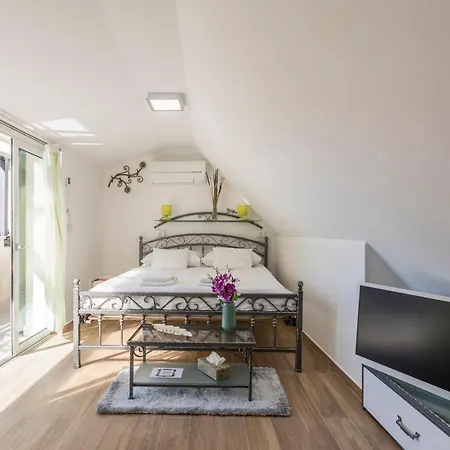 Apartman And Erede