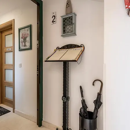 Apartment And Erede