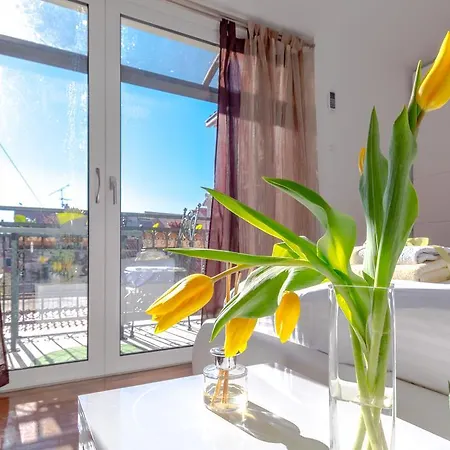 And Erede Apartment Split