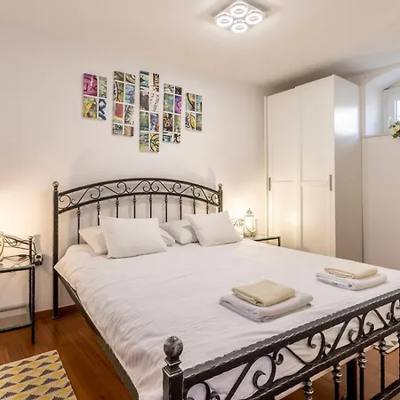 And Erede Apartment Split